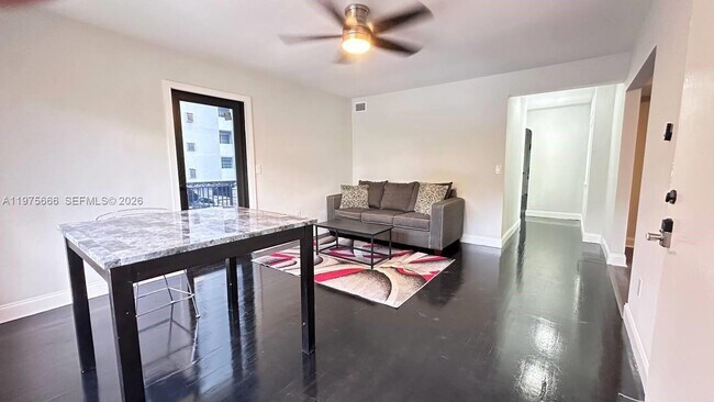 Building Photo - 320 SW 29th Rd