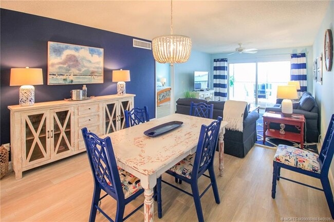 Building Photo - 20 NE Plantation Rd