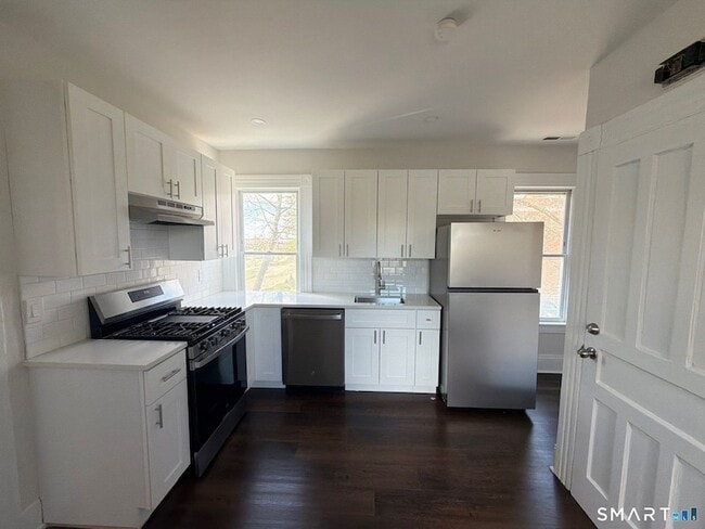 Building Photo - 316 W Main St