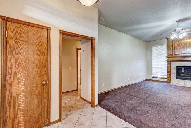 Building Photo - 500 Loyd Ln