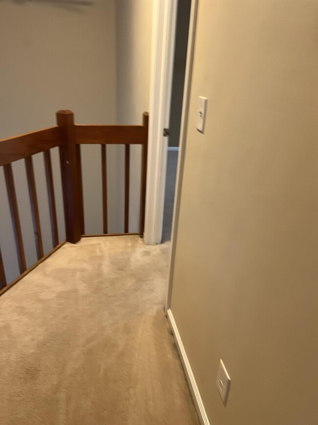 Building Photo - 3701 Castlewood Dr