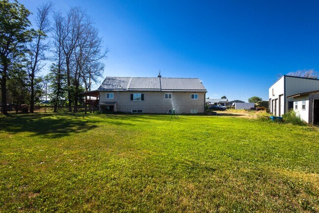 Building Photo - 211 N 3900 E