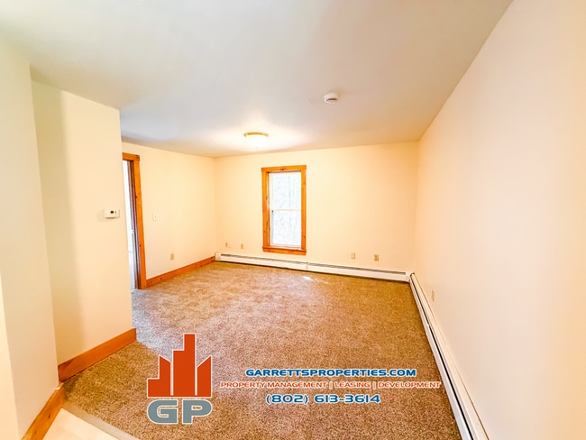 Building Photo - 129 Elm St