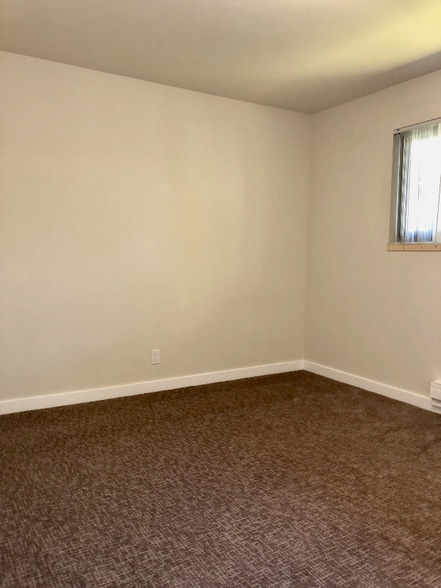 Building Photo - 3604 NE 73rd Pl