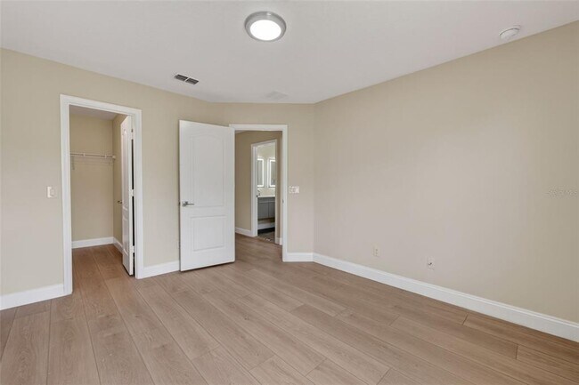 Building Photo - 1851 Great Falls Way