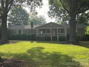 Building Photo - 2725 Sloop Rd