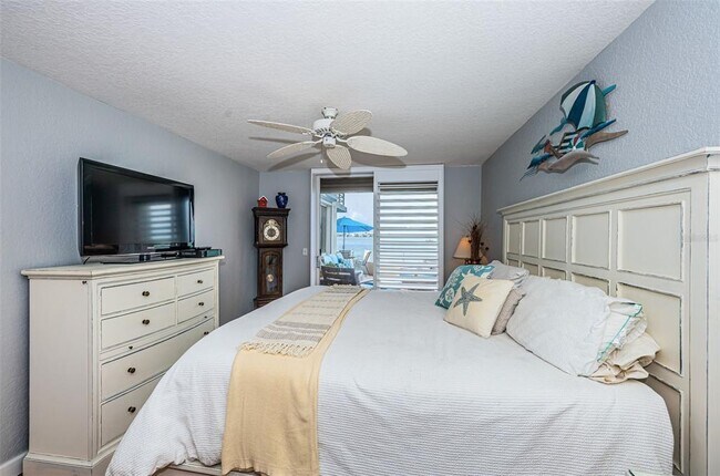 Building Photo - 6105 Bahia Del Mar Cir