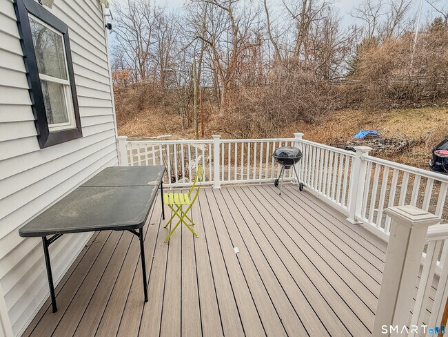 Building Photo - 51 River St