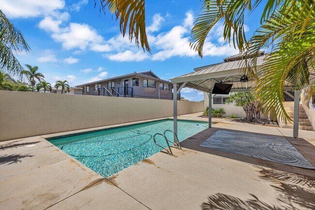 Building Photo - Newly Renovated Furnished 3BR/1BA Downstairs Unit with Pool Access in South Kihei