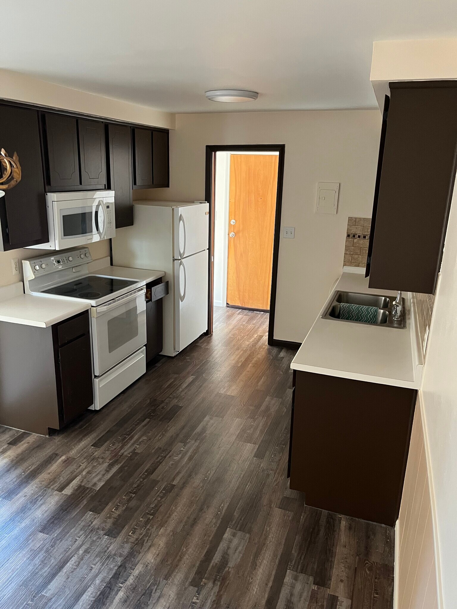 Building Photo - 17060 E 11 Mile Rd