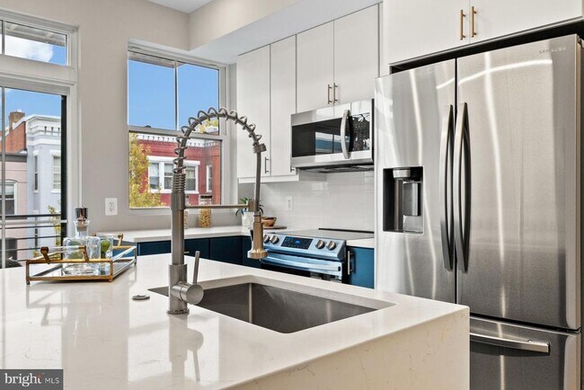 Building Photo - 1640 4th St NW