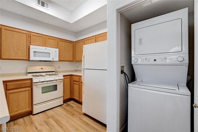 Building Photo - 700 Carnegie St