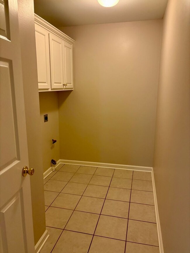 Building Photo - Beautiful Home in Desirable Cherry Creek | 3 Bed + Office | Fully Fenced Yard | Near Baker Elemen...