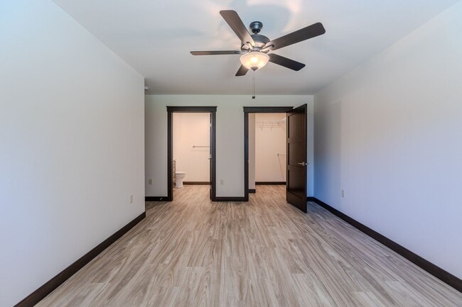 Building Photo - 1137 St Andrews Dr
