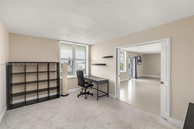 Building Photo - 9225 Collins Ave