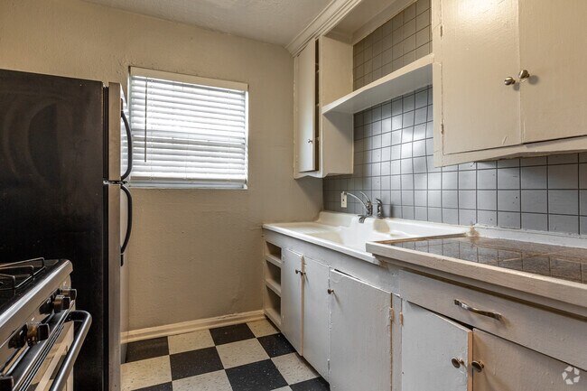 Ktichen - 4625 Junius St