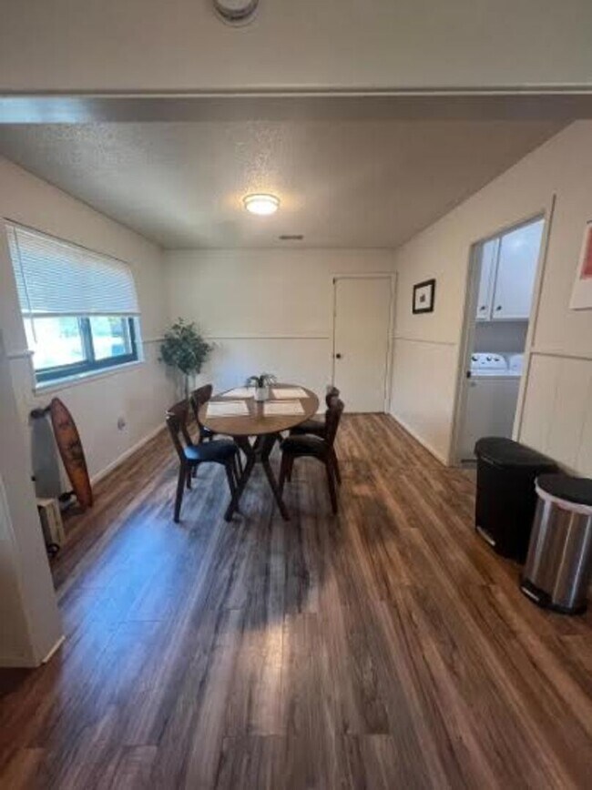 Building Photo - Available August 8th: Beautifully Updated ...