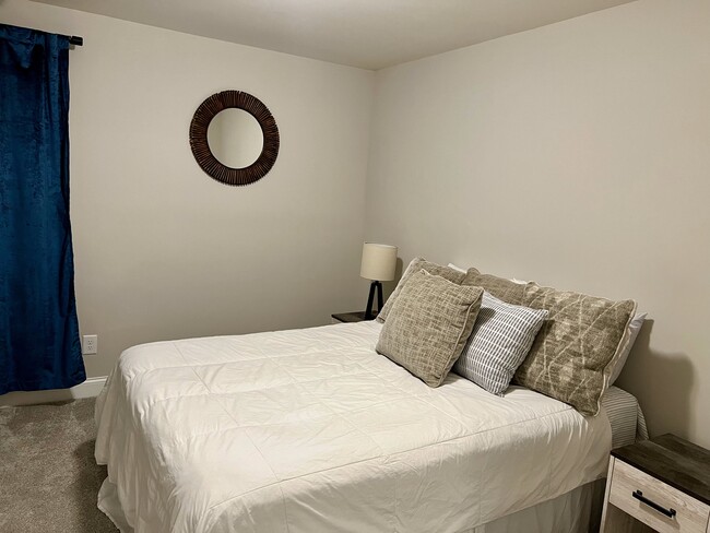 Secondary Bedroom - 639 Newlyn Dr