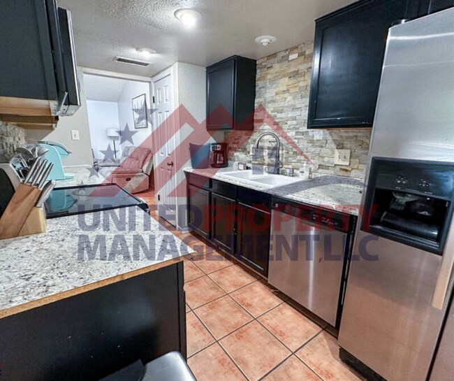 Building Photo - Furnished 3 bedroom 2 bath home in Carlsba...