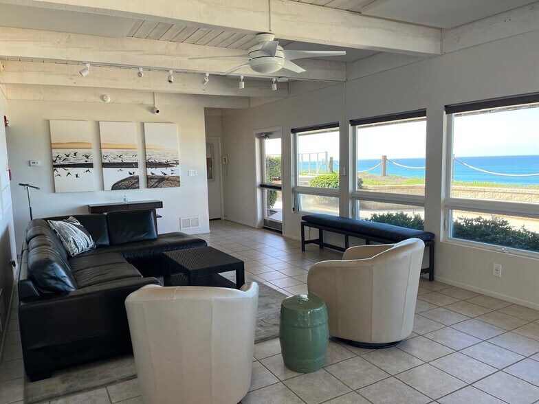 Building Photo - 245 S Helix Ave