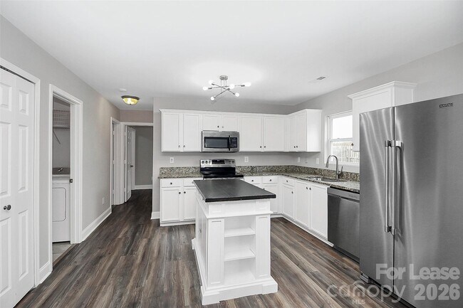 Building Photo - 1711 Rustic Arch Way