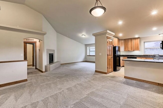 Building Photo - Light-Filled Living in a Peaceful Fort Collins Neighborhood