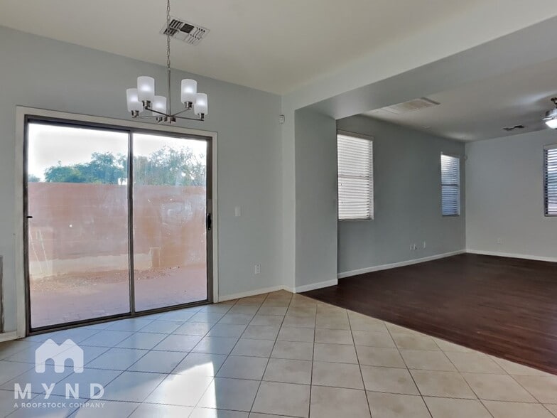 Building Photo - 17855 N 114th Dr