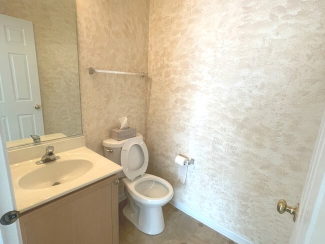 Building Photo - 1884 Fescue Dr