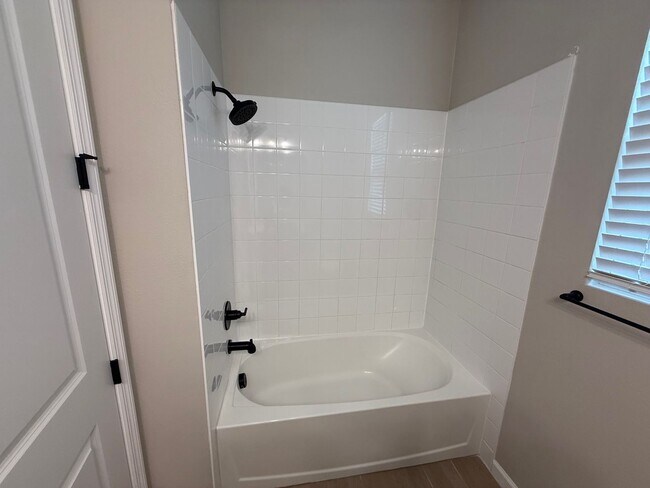 Building Photo - 4/3 Clermont Spacious Home