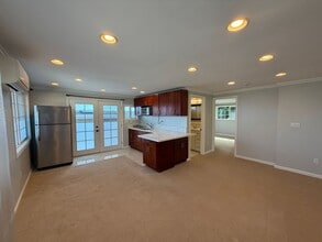 Building Photo - 3888 Sierra Dr