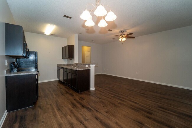 Building Photo - 211 Moultrie Village Ln