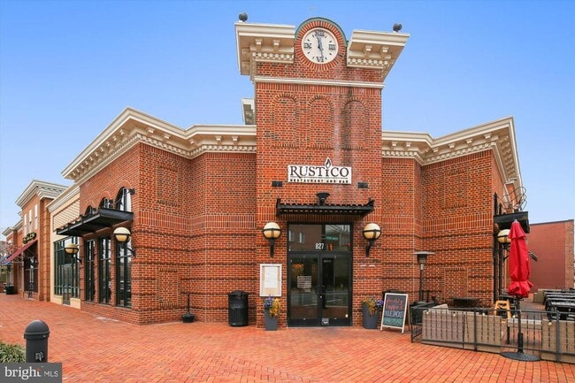 Building Photo - 221 S Fayette St