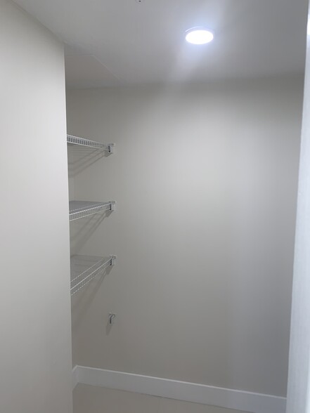 Building Photo - 3410 Coral Way