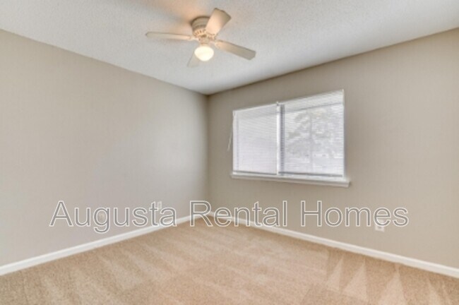 Building Photo - 2902 Ridge Ct