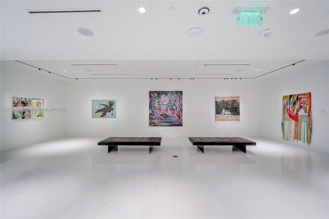 Building Photo - 300 Biscayne Blvd Way