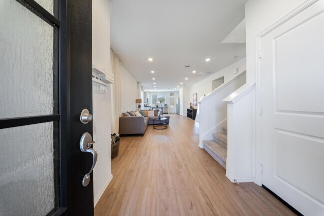 Building Photo - 6304 Barrington Clf Trl