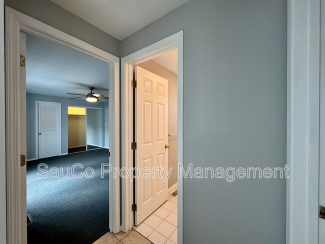 Building Photo - 1734 NE Bryant St