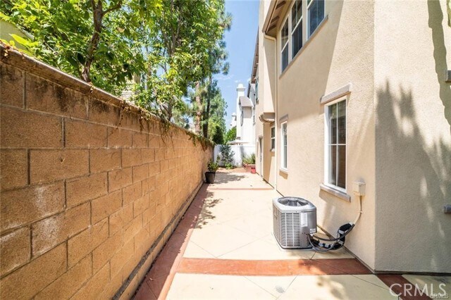 Building Photo - 8 San Clemente