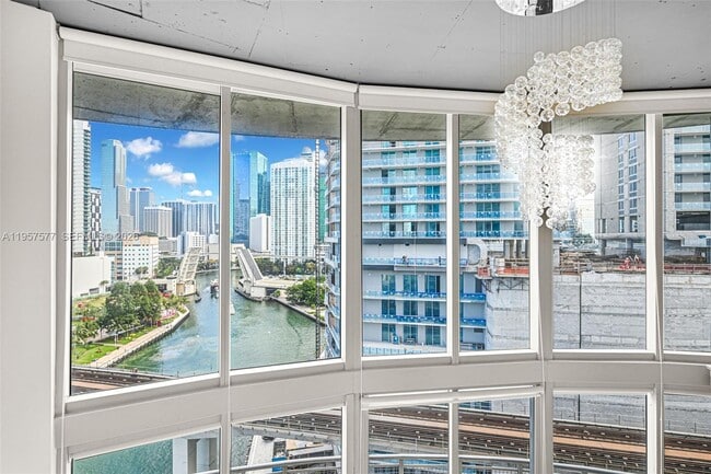 Building Photo - 690 SW 1st Ct