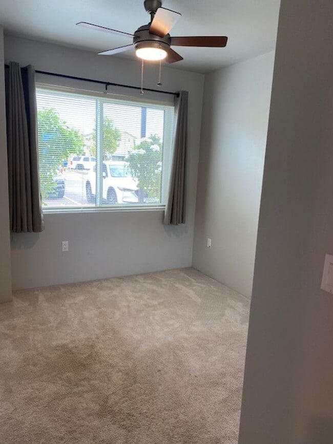 Building Photo - 1-Bdrm/1-Bath Ground Level End-unit w/ 2-Assigned Tandem Parking