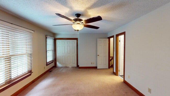 Building Photo - 742 Lord Dunmore Dr