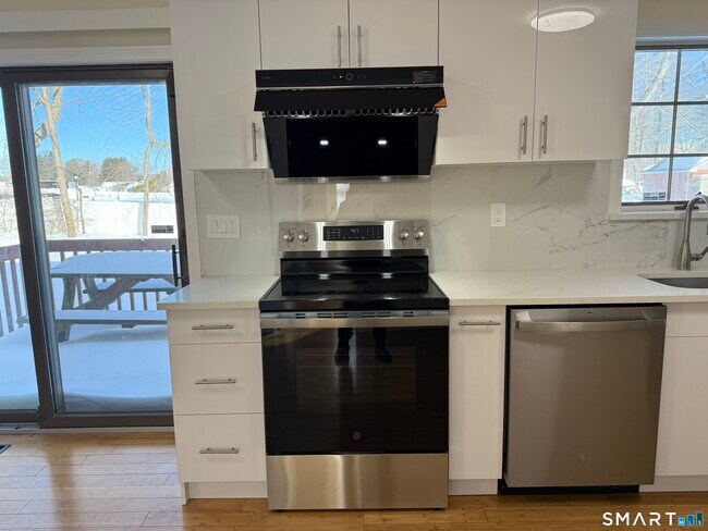 Building Photo - 29 Sherwood Terrace