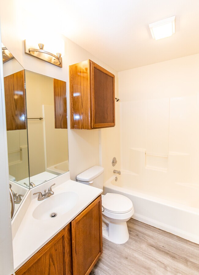 2nd Bathroom - 3001 Whisper Oaks Ln