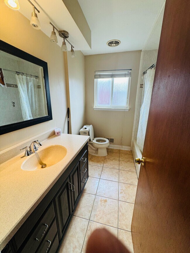 Building Photo - 29415 Cunningham Dr