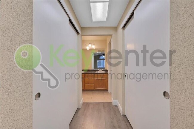 Building Photo - 3040 Danehurst Ct