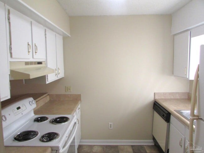 Building Photo - 1375 Bakalane Ct