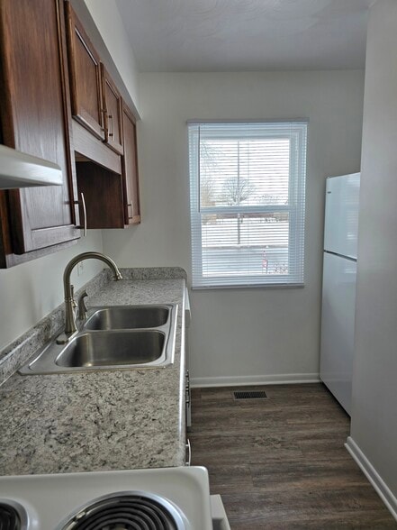 Building Photo - 162 Chris Drive