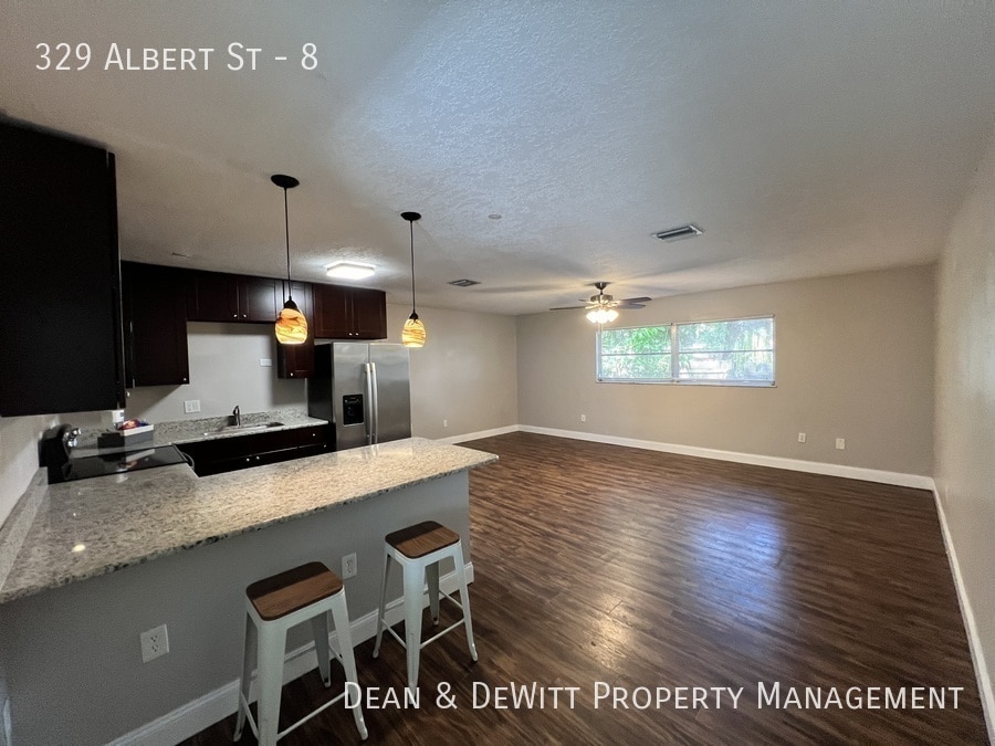 Building Photo - 2 Bed/1 Bath - Unit 8