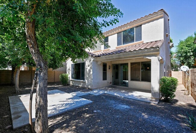 Building Photo - 141 W Hackberry Dr