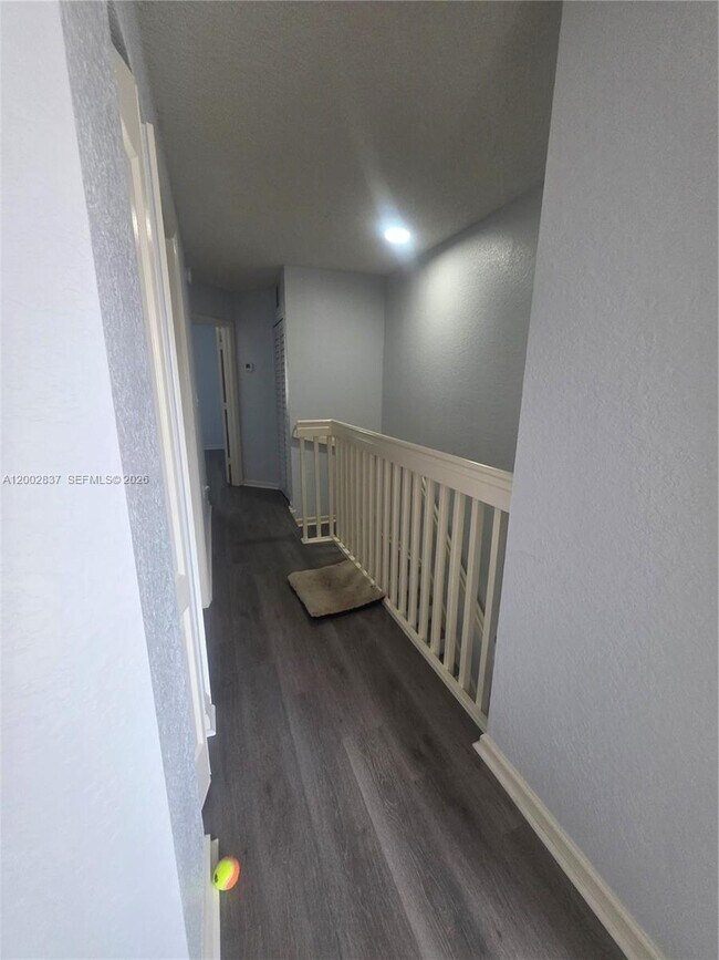 Building Photo - 14055 SW 120th Ct